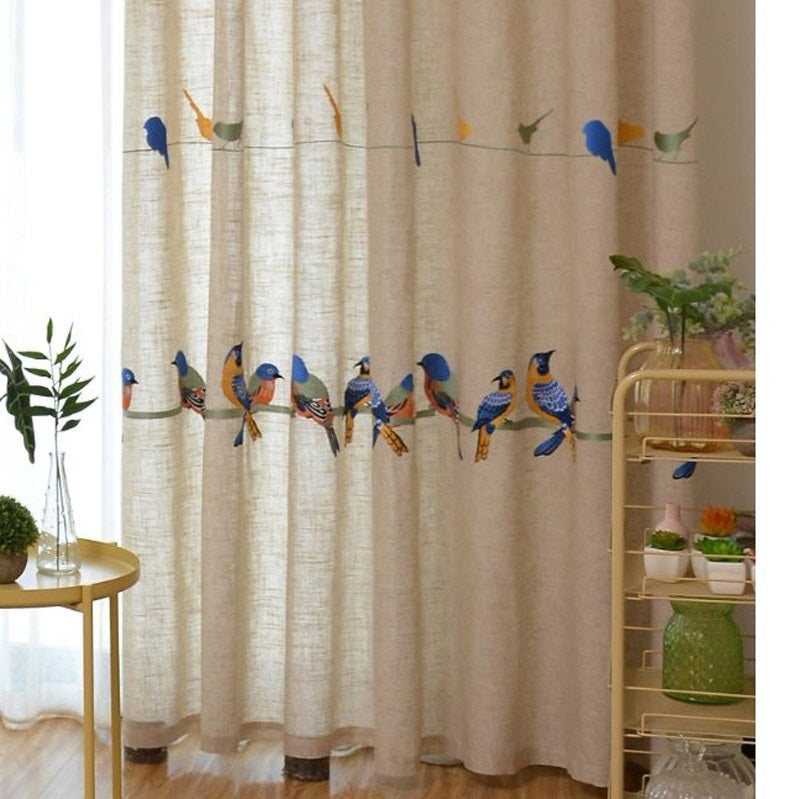 繡鳥窗簾