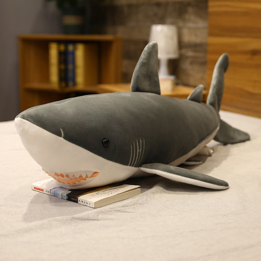 巨型鯊魚絨毛玩具